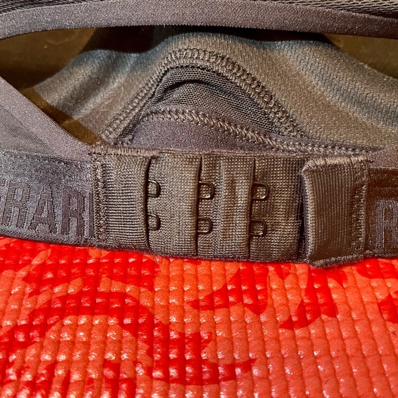 Brand new Under Armour Heat Gear athletic bra, size 36DD. - Picture 6 of 6